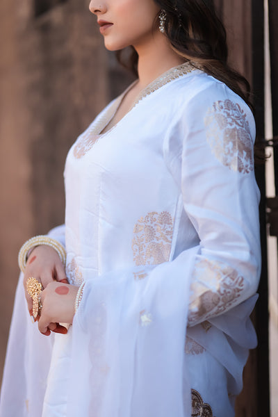 Nazakat-E-Chand Kurta Pants Set hover image