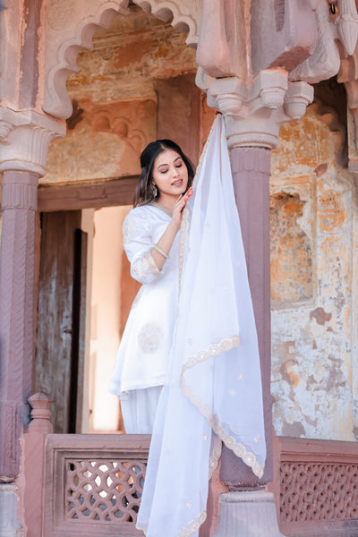 Nazakat-E-Chand Kurta Pants Set