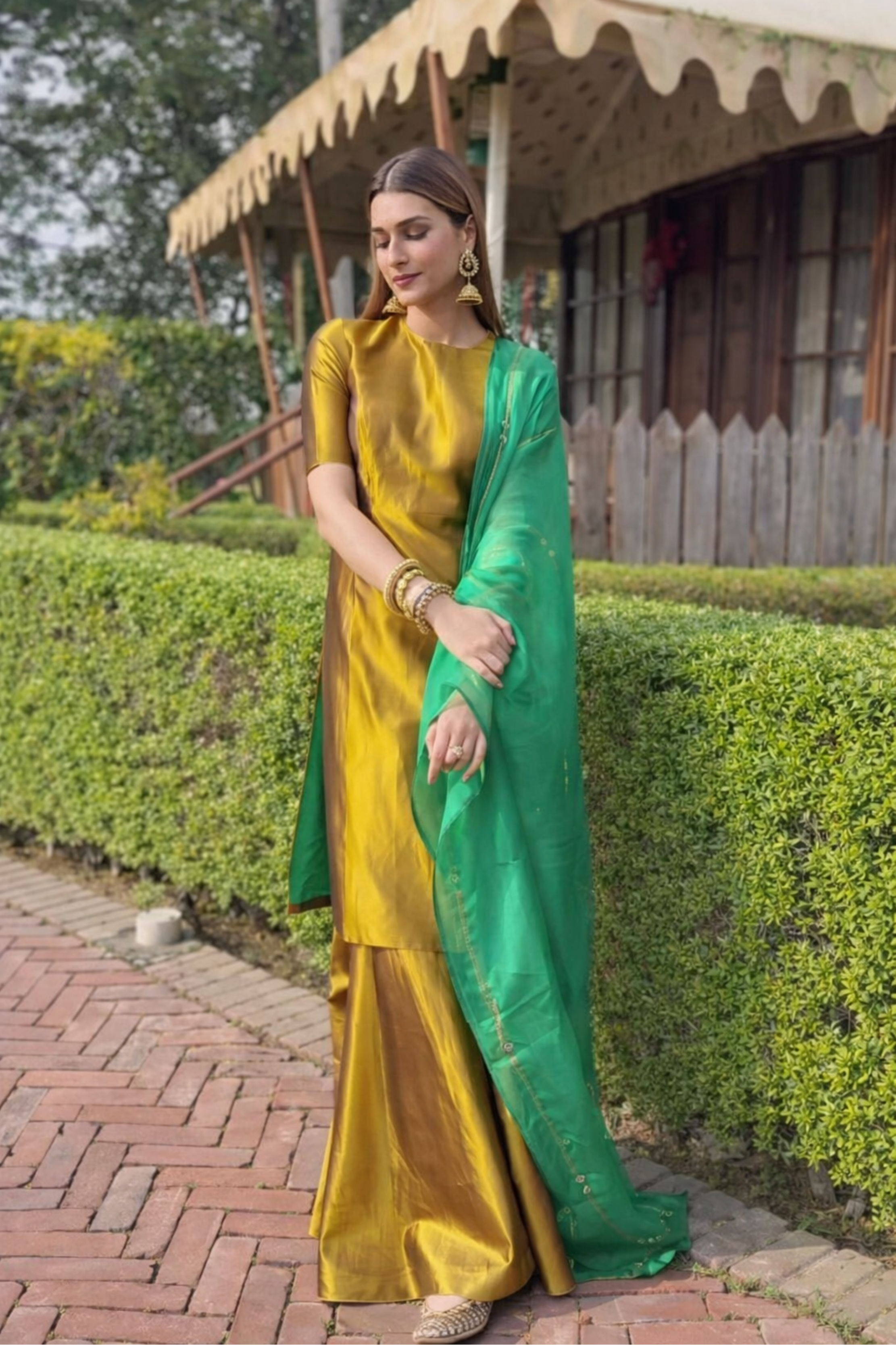 Nazakat-E-Kashish Kurta Sharara Set | Kriti Sanon