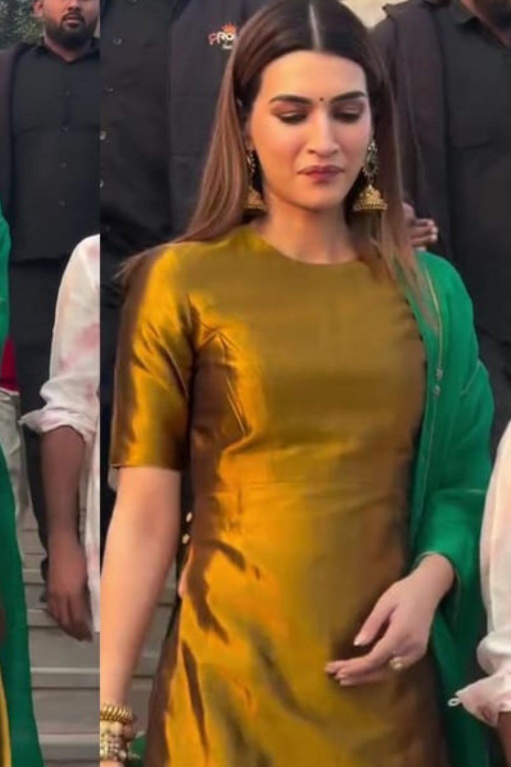 Nazakat-E-Kashish Kurta Sharara Set | Kriti Sanon