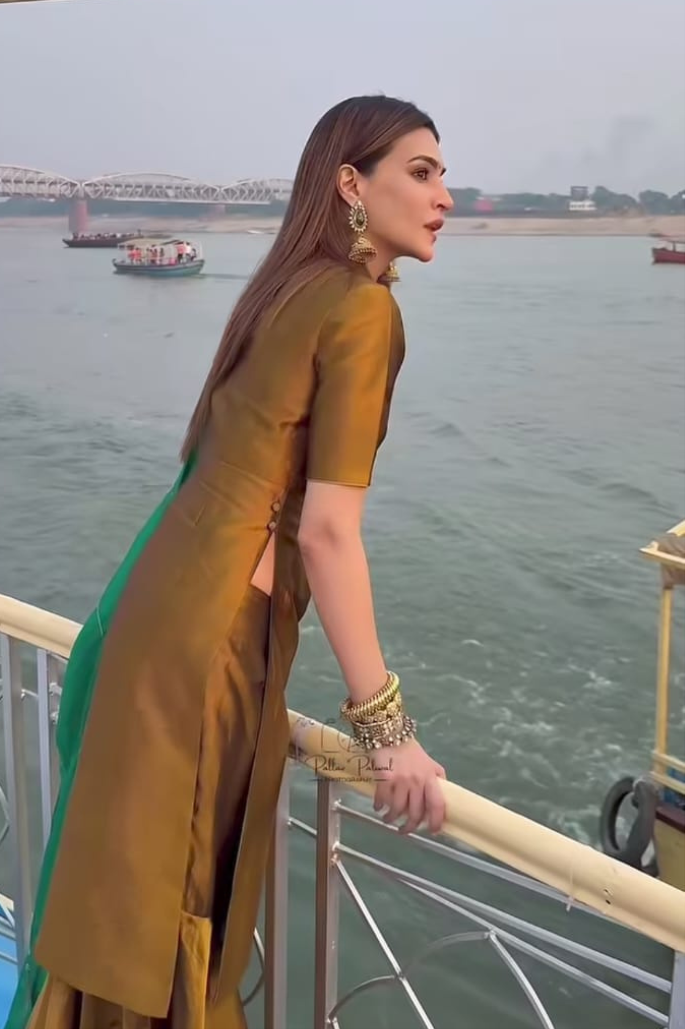 Nazakat-E-Kashish Kurta Sharara Set | Kriti Sanon